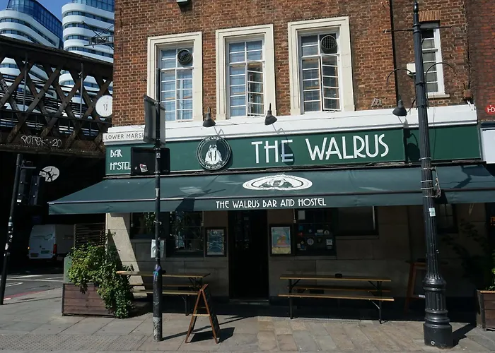 The Walrus Bar And Hostel Londyn